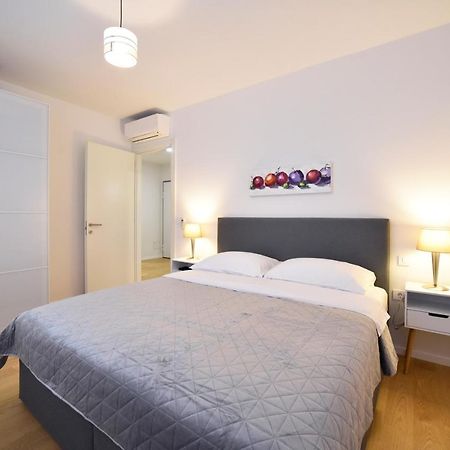 Ophelia Apartment With Parking Zagreb Bagian luar foto