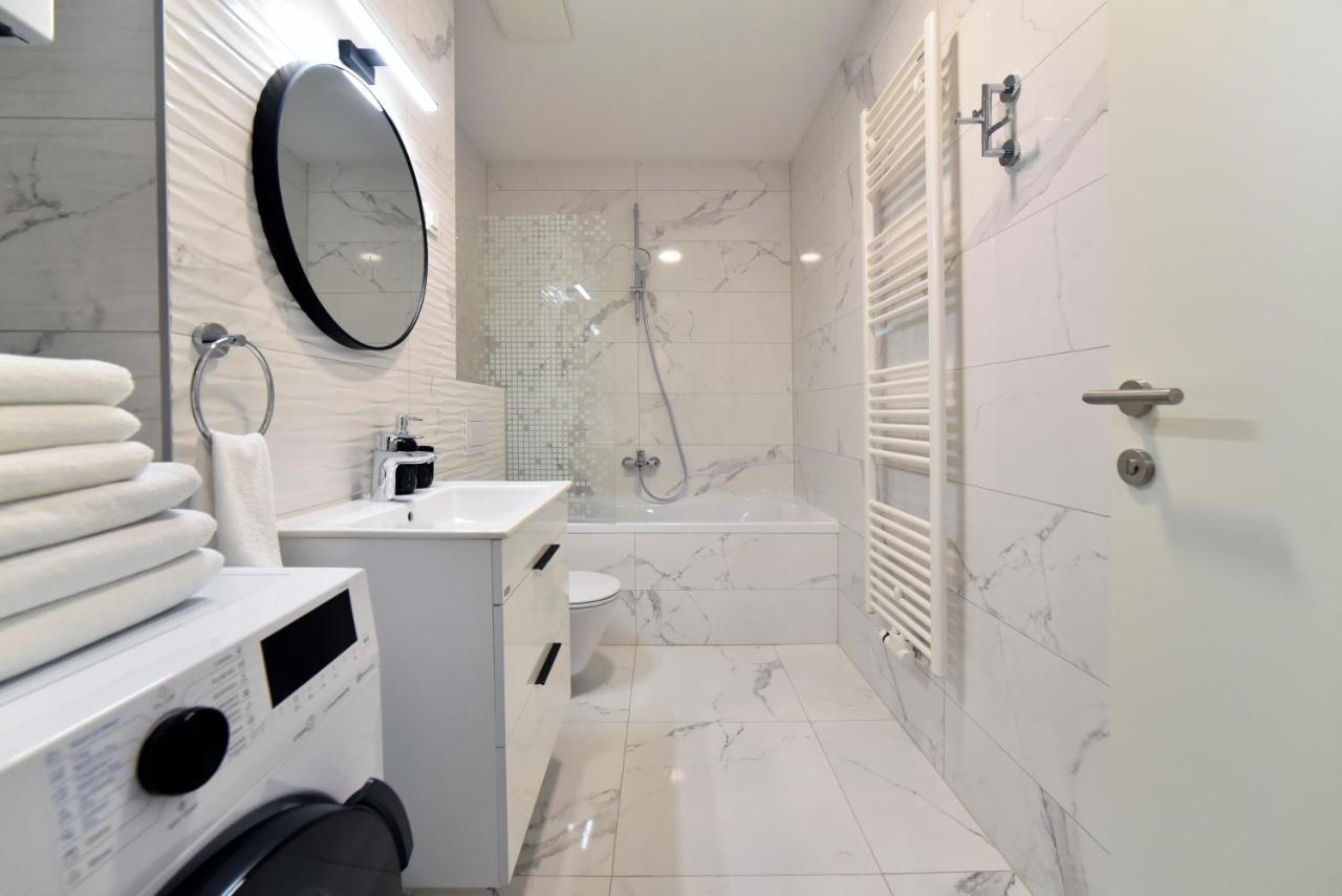 Ophelia Apartment With Parking Zagreb Bagian luar foto