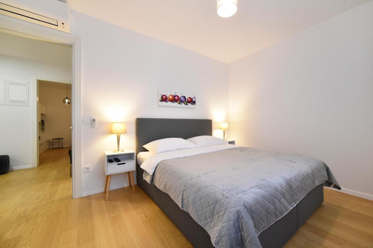 Ophelia Apartment With Parking Zagreb Bagian luar foto