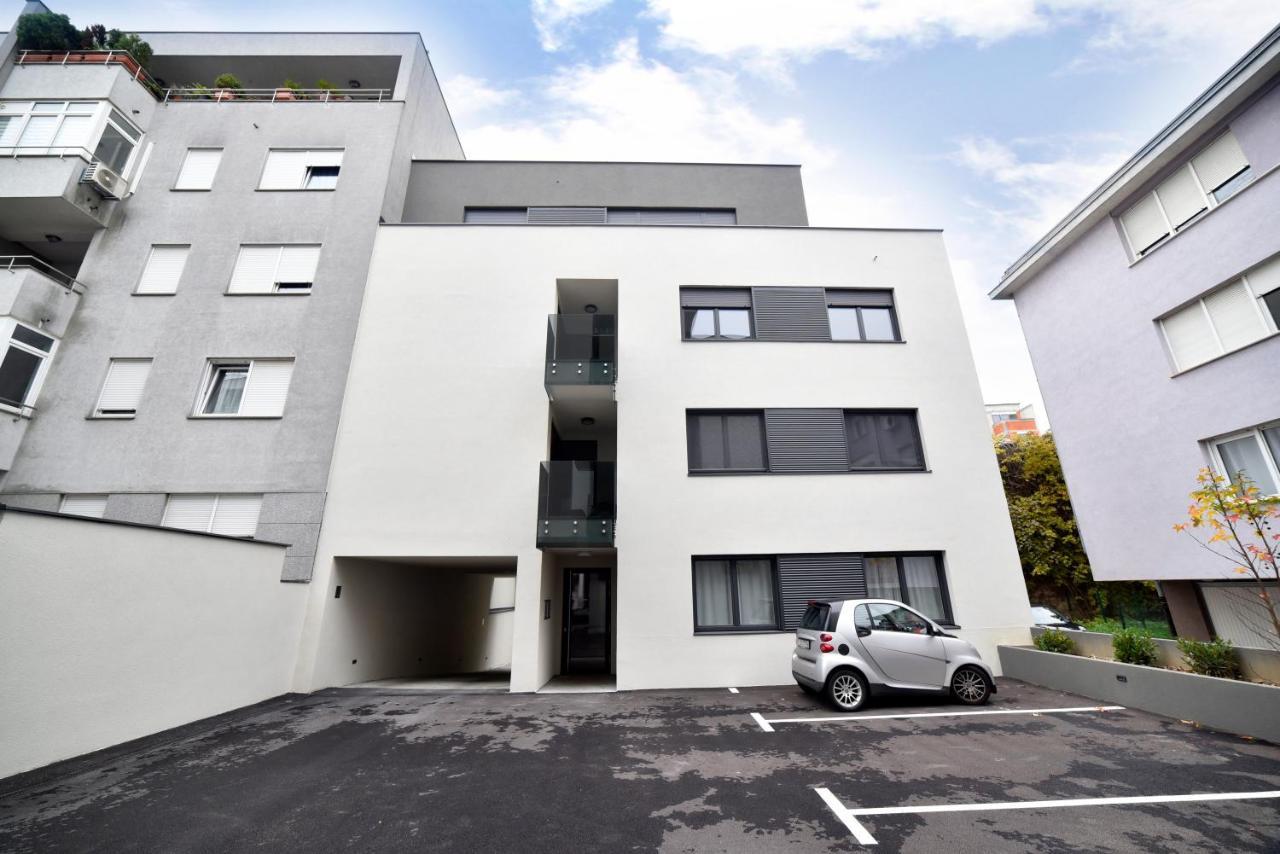 Ophelia Apartment With Parking Zagreb Bagian luar foto